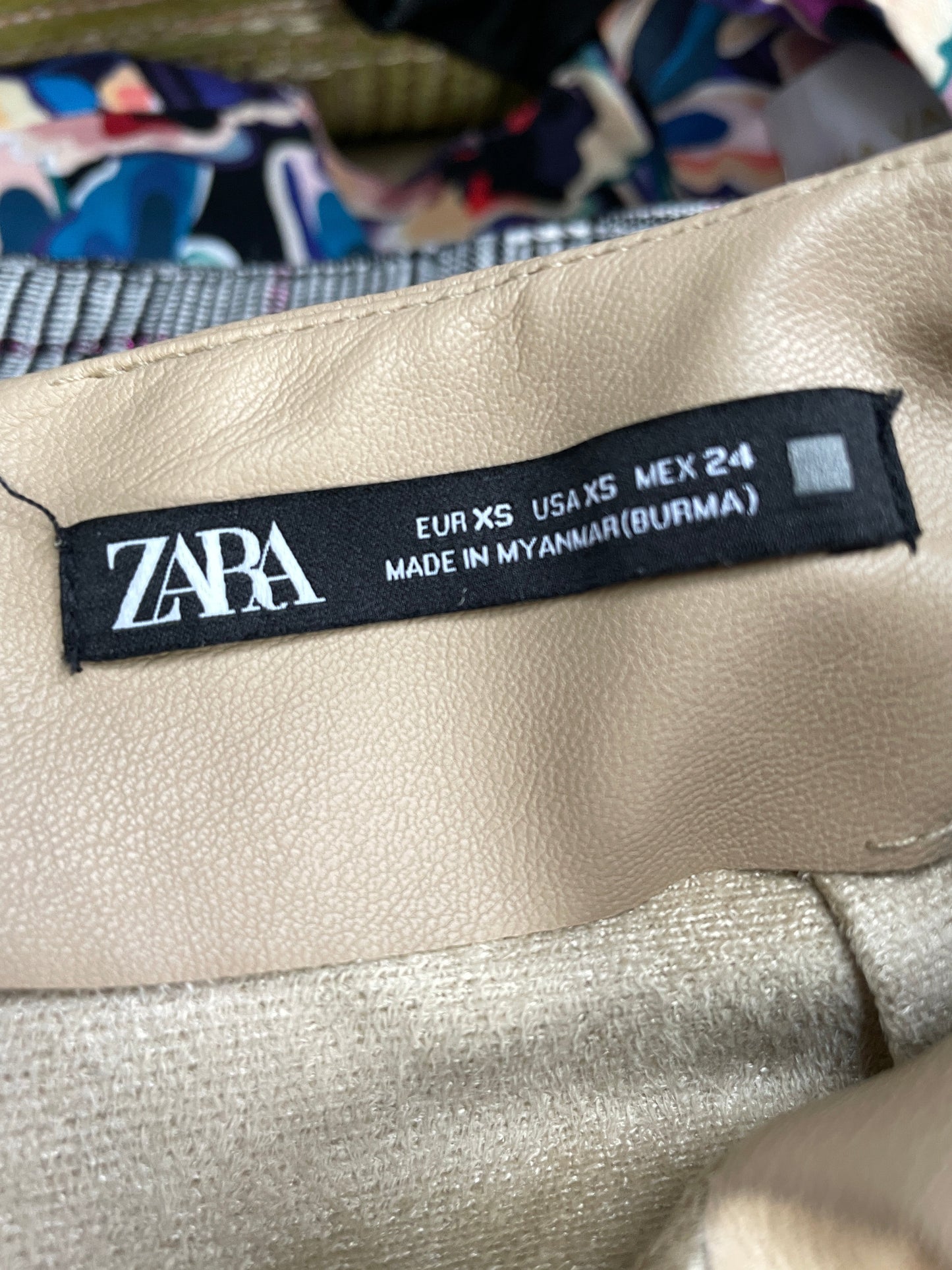 Кожена пола ZARA