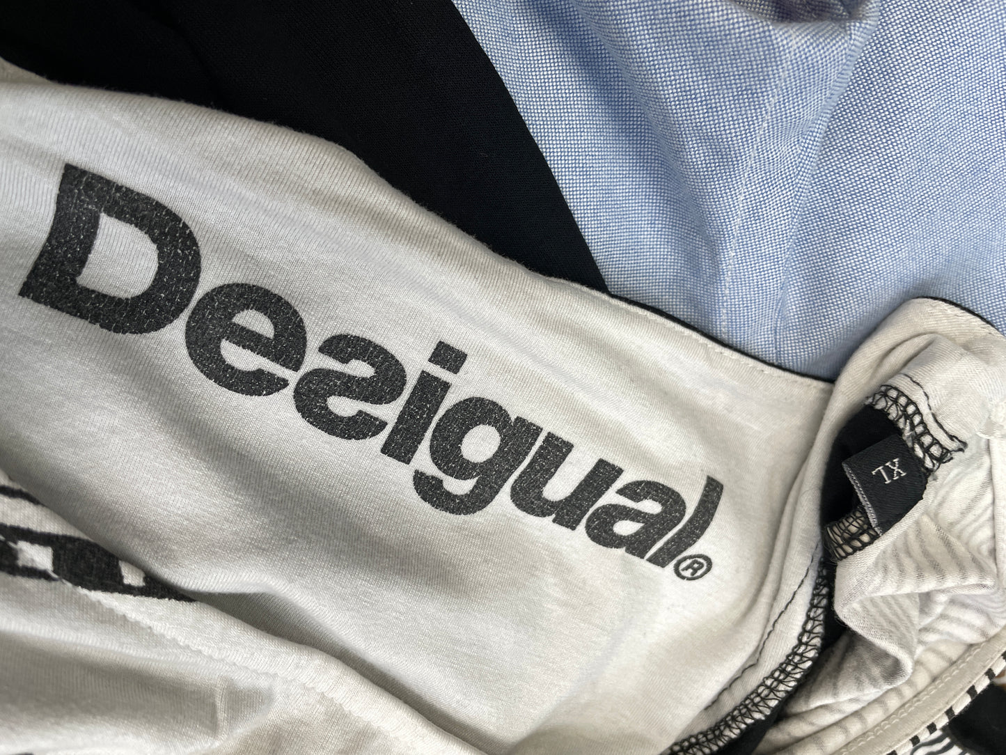 Ежедневна рокля DESIGUAL