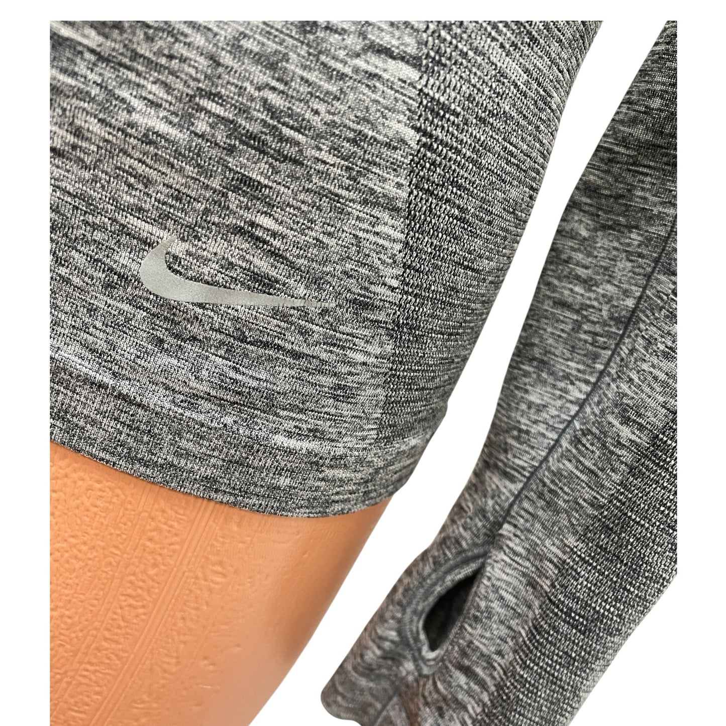 Дамски спортен топ NIKE