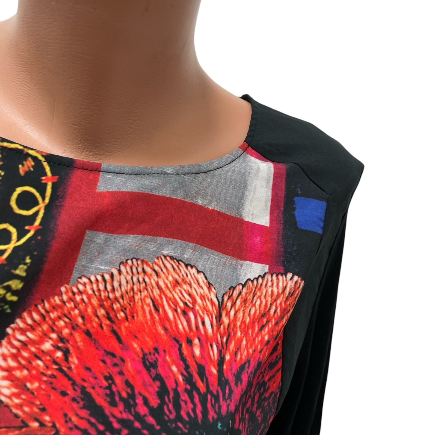 Дамски топ DESIGUAL