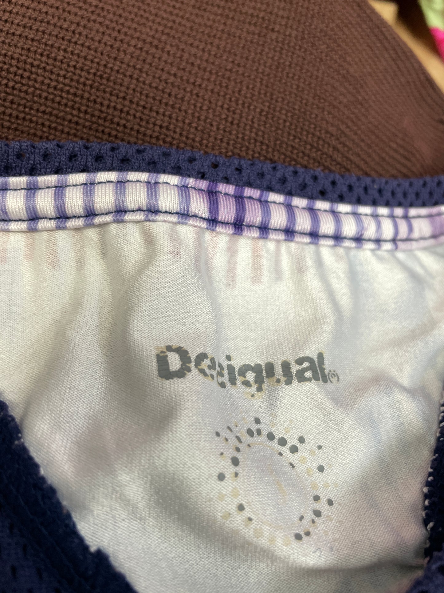Спортен топ DESIGUAL