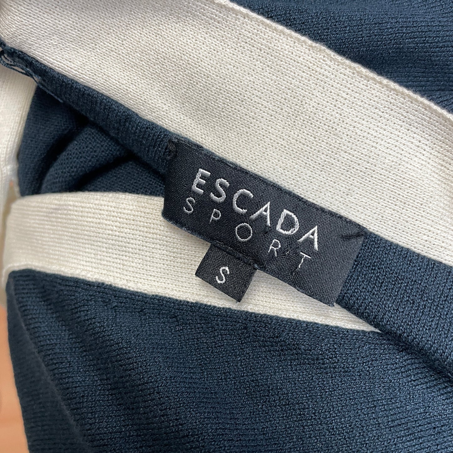 Копринена жилетка ESCADA