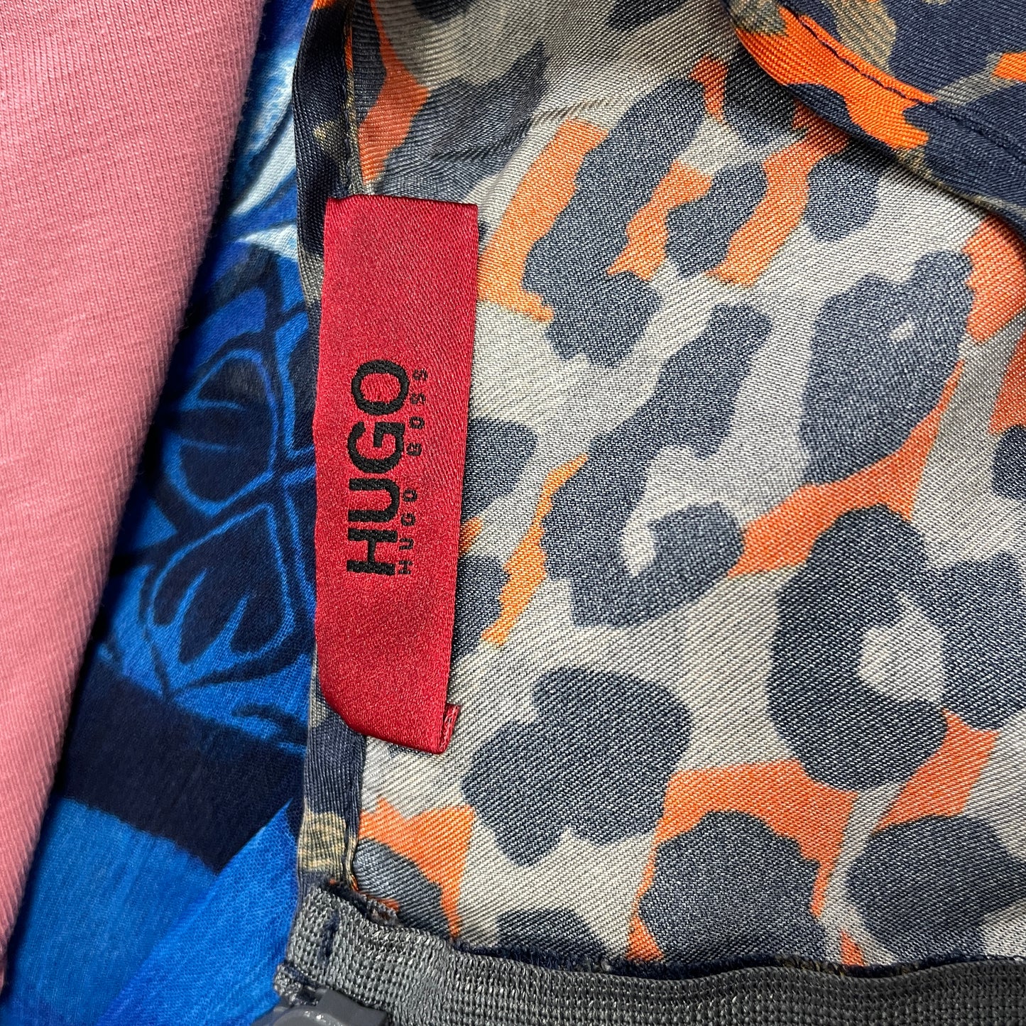 HUGO BOSS копринен топ