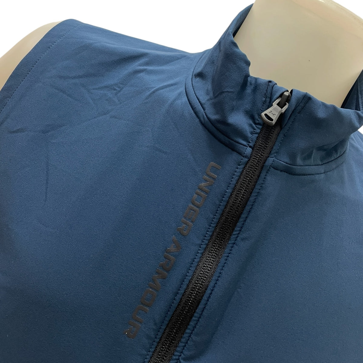 UNDER ARMOUR мъжки елек